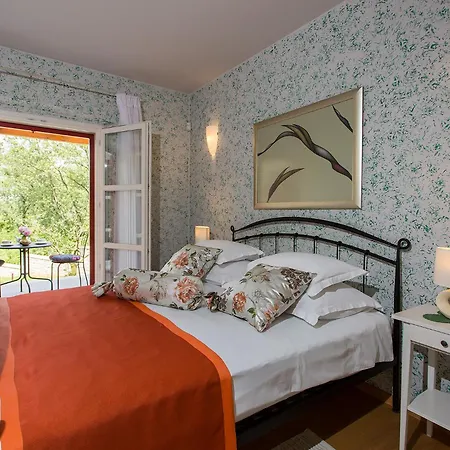 Beautiful Stupenda With Whirlpool In Porec Villa