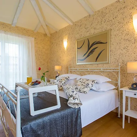 Beautiful Stupenda With Whirlpool In Porec Villa