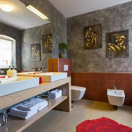 Beautiful Stupenda With Whirlpool In Porec