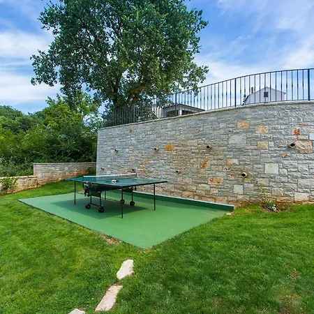 Villa Beautiful Stupenda With Whirlpool In Porec Montizana